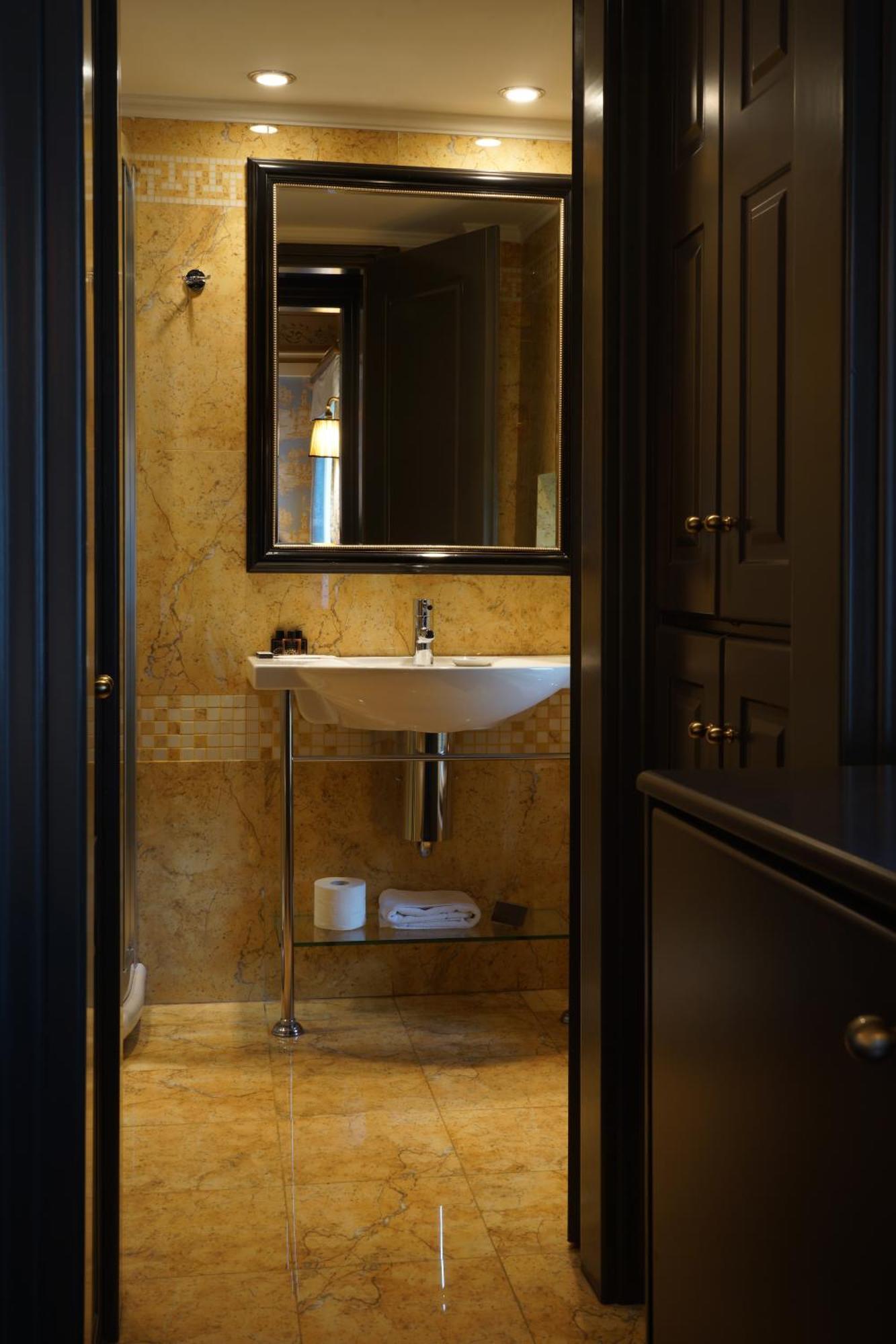 פאטרה Maison Grecque Hotel Extraordinaire מראה חיצוני תמונה